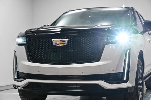 Photo of 2023 Crystal White Tricoat Cadillac Escalade ESV