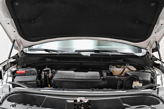Photo of 2023 Crystal White Tricoat Cadillac Escalade ESV