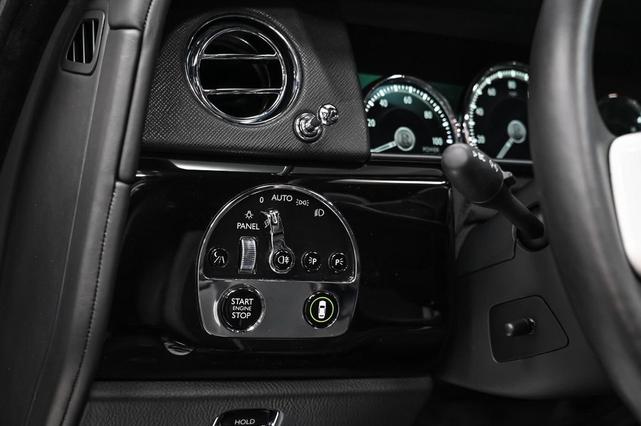 Photo of 2019 Black Diamond/ Gray Two Tone Rolls-Royce Cullinan