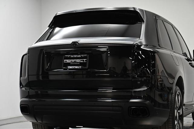Photo of 2019 Black Diamond/ Gray Two Tone Rolls-Royce Cullinan