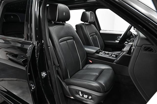 Photo of 2019 Black Diamond/ Gray Two Tone Rolls-Royce Cullinan