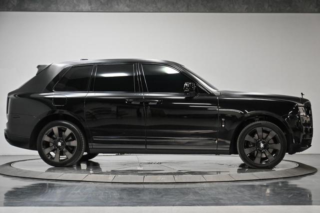 Photo of 2019 Black Diamond/ Gray Two Tone Rolls-Royce Cullinan
