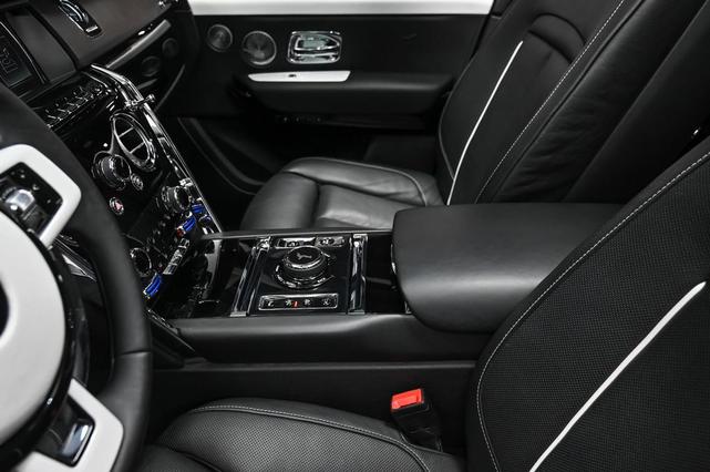 Photo of 2019 Black Diamond/ Gray Two Tone Rolls-Royce Cullinan
