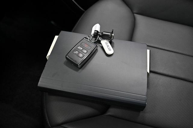 Photo of 2023 Eiger Grey Metallic Land Rover Range Rover