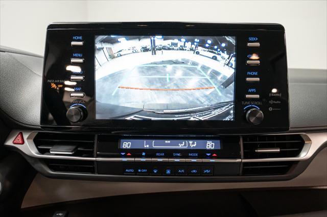 Photo of 2022 Midnight Black Metallic Toyota Sienna
