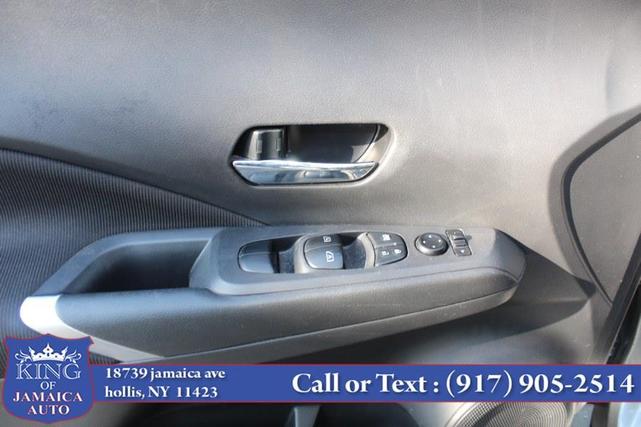 Photo of 2021 Gray Nissan Kicks