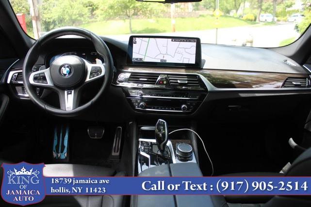 Photo of 2022 Gray BMW 540