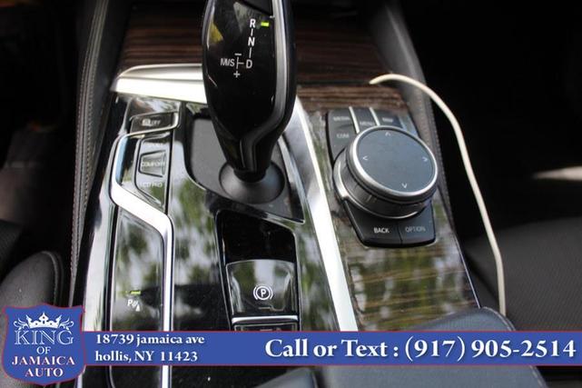 Photo of 2022 Gray BMW 540
