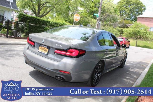 Photo of 2022 Gray BMW 540