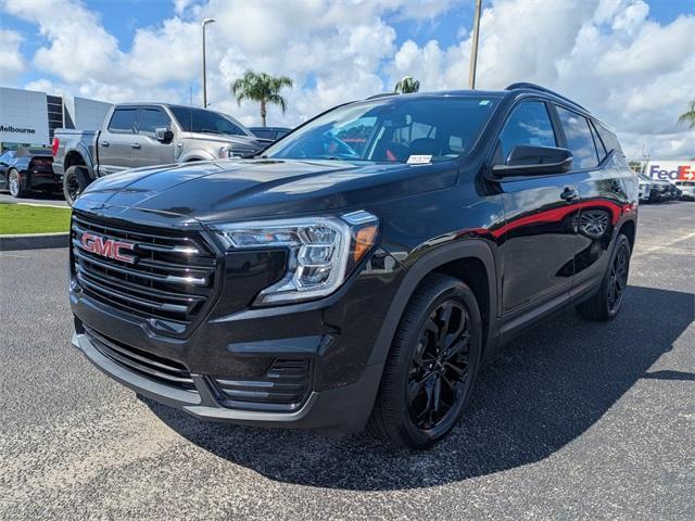 Photo of 2022 Ebony Twilight Metallic GMC Terrain