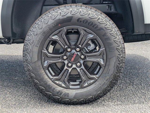 Photo of 2025 Summit White GMC Canyon