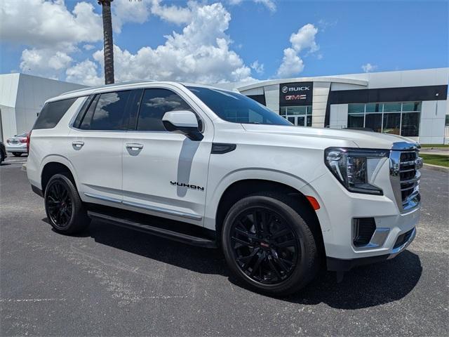 Photo of 2022 White Frost Tri-Coat GMC Yukon