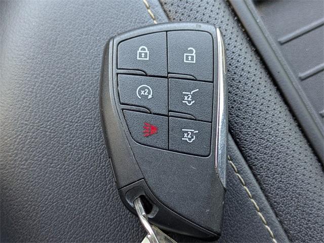 Photo of 2022 White Frost Tri-Coat GMC Yukon