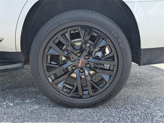 Photo of 2022 White Frost Tri-Coat GMC Yukon