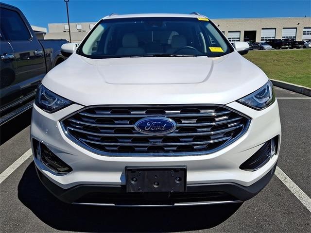 Photo of 2019 WHITE PLATINUM MET TRI-COAT Ford Edge