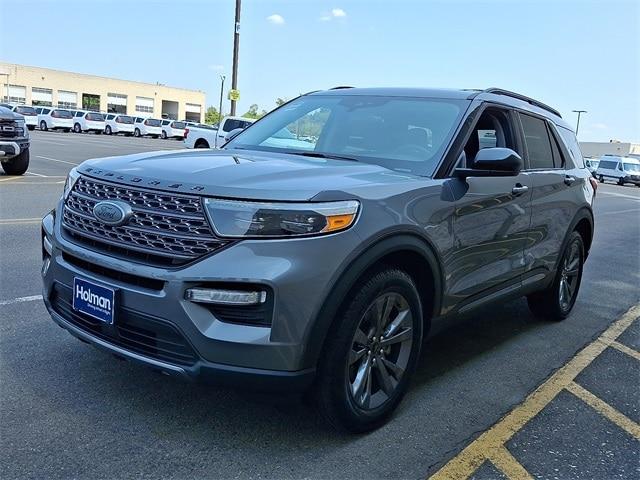 Photo of 2022 CARBONIZED GRAY METALLIC Ford Explorer
