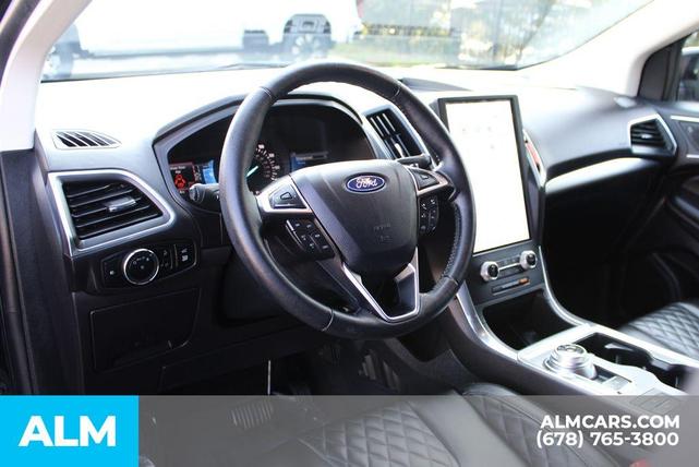 Photo of 2024 Black Metallic Ford Edge