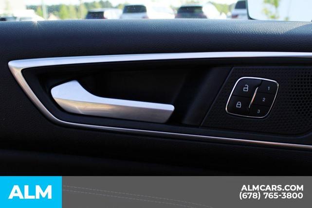 Photo of 2024 Black Metallic Ford Edge