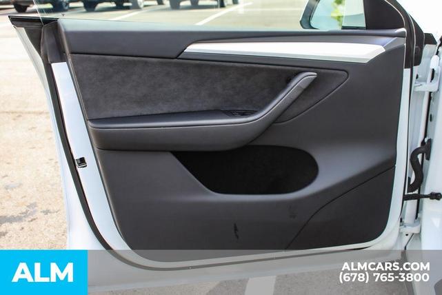 Photo of 2023 White Tesla Model Y