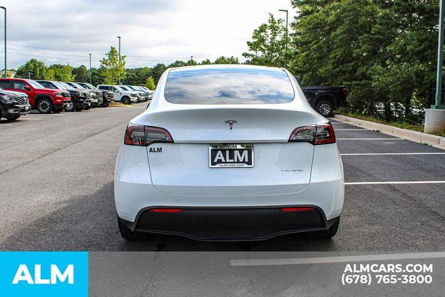 Photo of 2023 White Tesla Model Y
