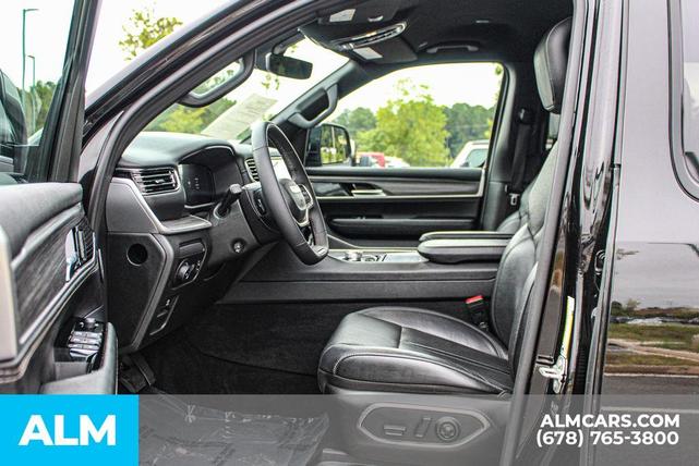 Photo of 2024 Diamond Black Jeep Wagoneer L