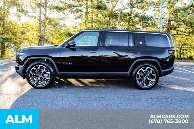 Photo of 2025 Black Rivian R1S