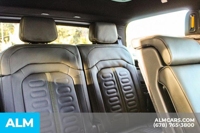 Photo of 2025 Black Rivian R1S