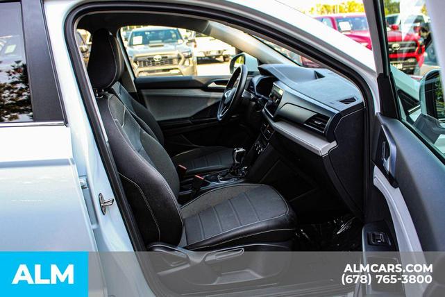 Photo of 2024 Pure White Volkswagen Taos
