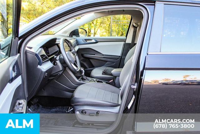 Photo of 2024 Deep Black Pearl Effect Volkswagen Taos