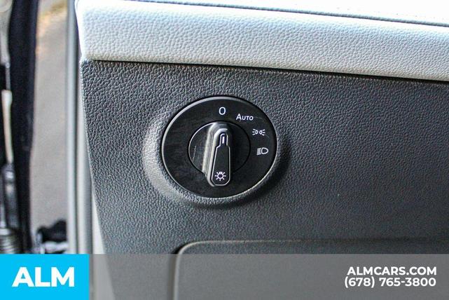 Photo of 2024 Deep Black Pearl Effect Volkswagen Taos