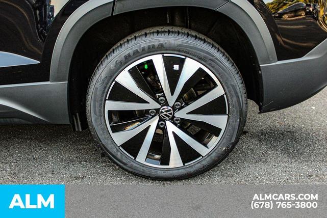 Photo of 2024 Deep Black Pearl Effect Volkswagen Taos