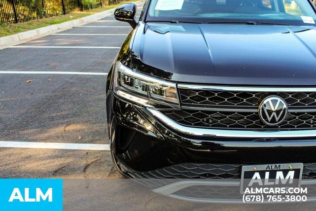 Photo of 2024 Deep Black Pearl Effect Volkswagen Taos