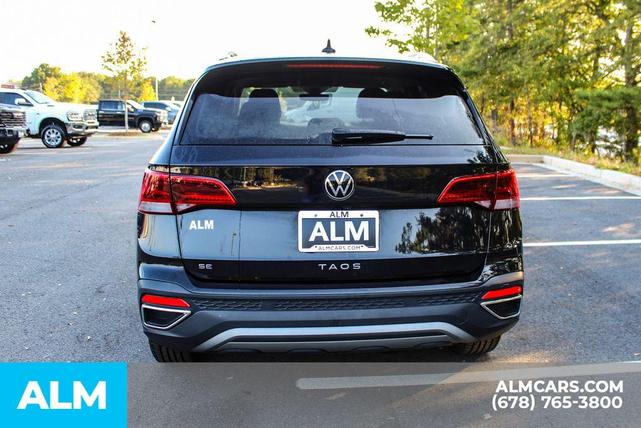 Photo of 2024 Deep Black Pearl Effect Volkswagen Taos