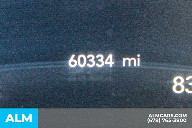 Photo of 2024 Bright White Clearcoat Chrysler Pacifica