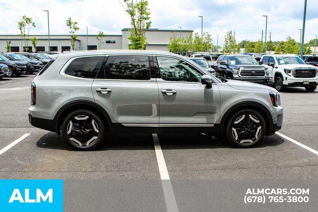 Photo of 2023 Gray Kia Telluride