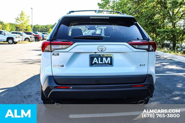 Photo of 2024 White Toyota RAV4