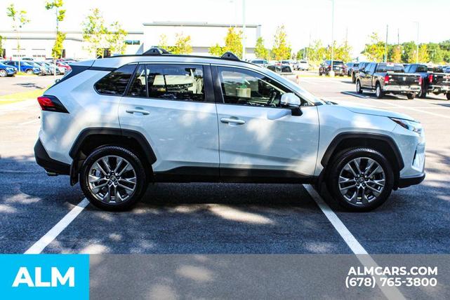 Photo of 2024 White Toyota RAV4