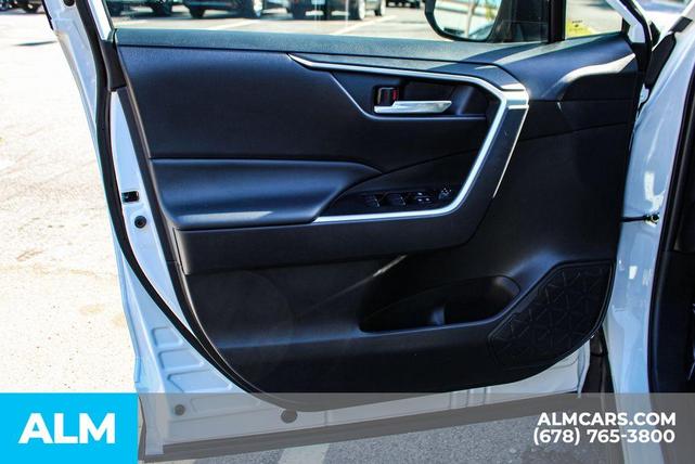 Photo of 2024 White Toyota RAV4