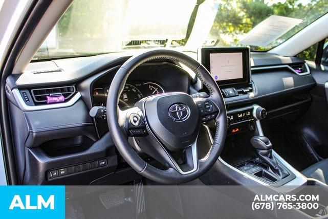 Photo of 2024 White Toyota RAV4