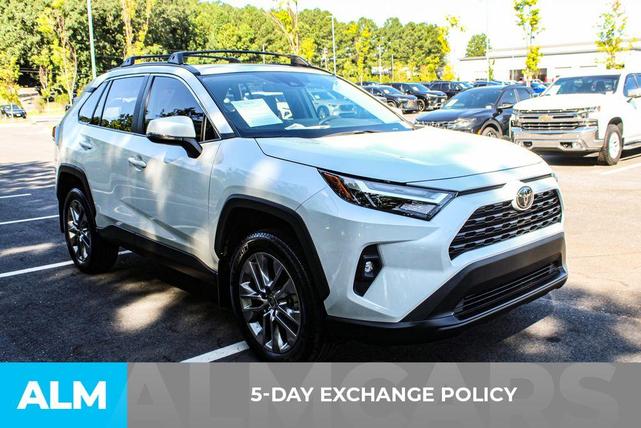Photo of 2024 White Toyota RAV4