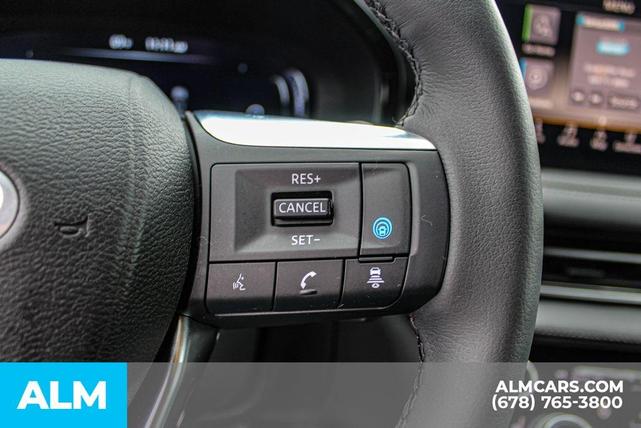 Photo of 2025 White INFINITI QX60