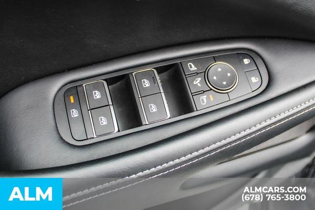 Photo of 2025 White INFINITI QX60