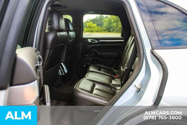 Photo of 2017 Rhodium Silver Porsche Cayenne