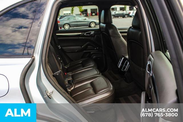 Photo of 2017 Rhodium Silver Porsche Cayenne