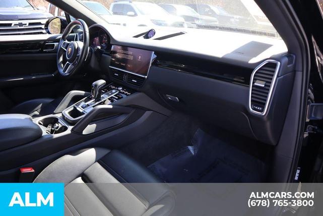 Photo of 2022 Black Porsche Cayenne