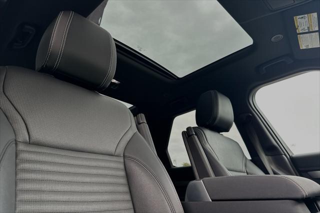 Photo of 2023 Lantau Bronze Land Rover Discovery