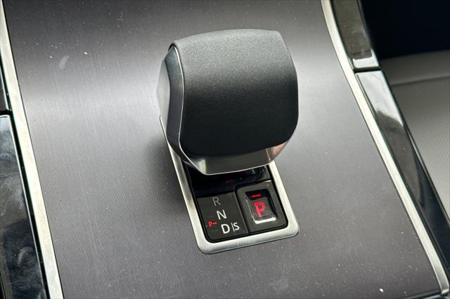 Photo of 2026 Varesine Blue Land Rover Range Rover Velar