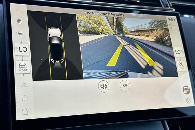 Photo of 2025 Fuji White Land Rover Range Rover Velar