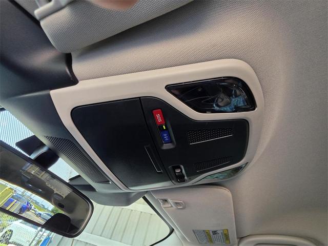Photo of 2024 Crystal White Pearl Subaru Outback