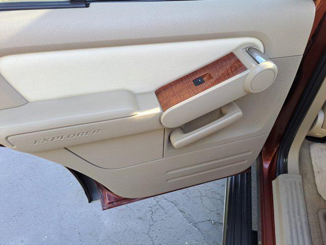 Photo of 2010 ORANGE Ford Explorer